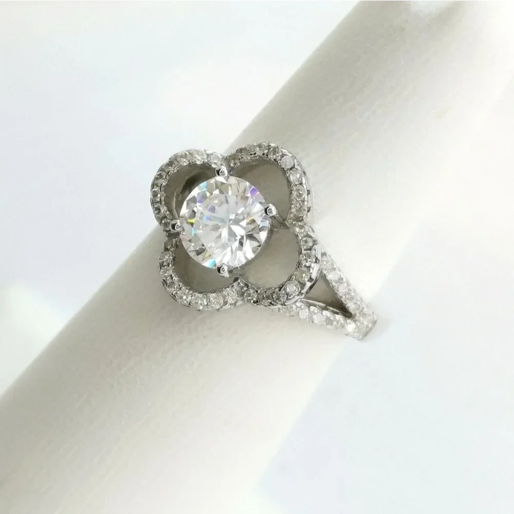 NEW Sterling Silver Clover CZ ring size 6
